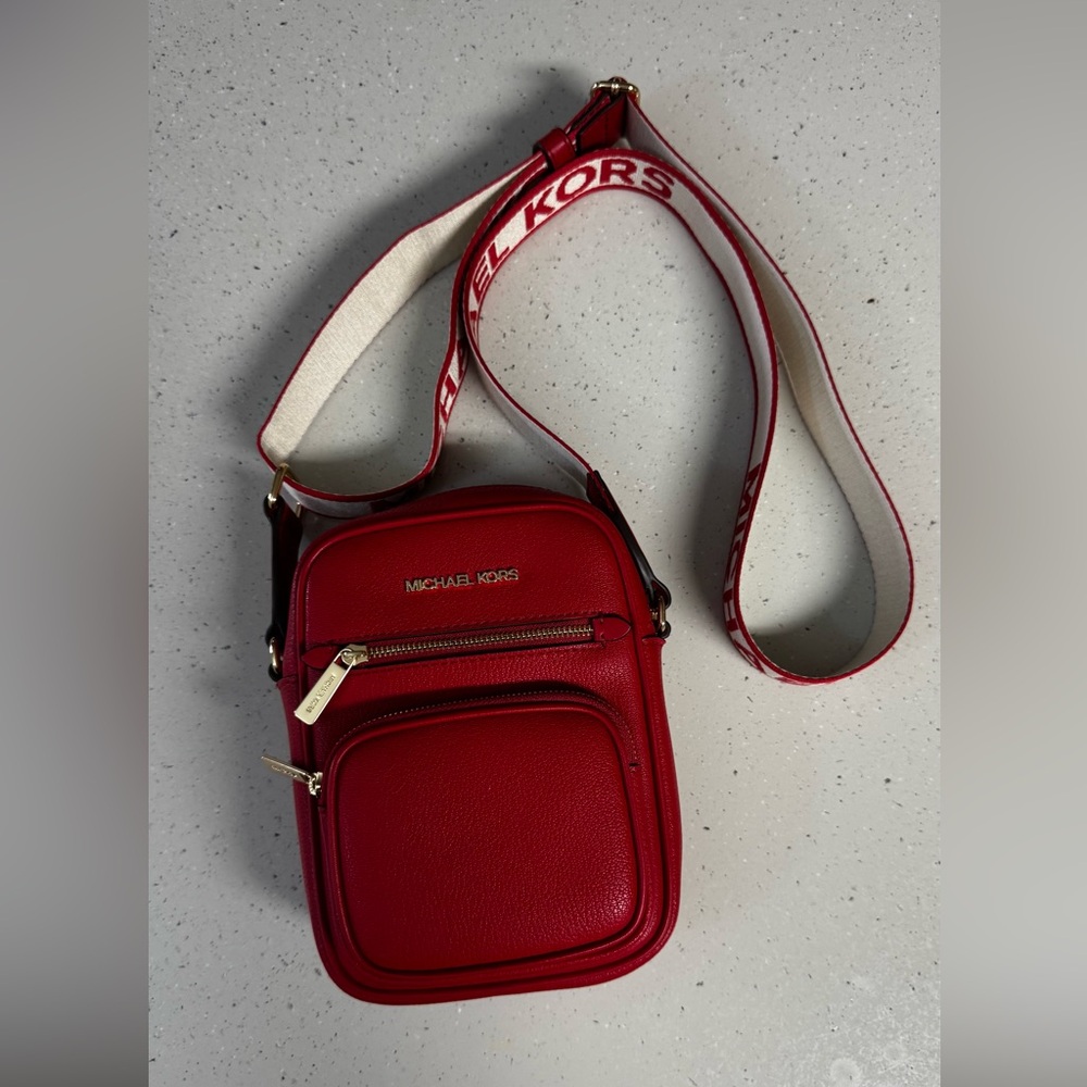 Michael Kors Jet Set Medium Leather Crossbody Bag